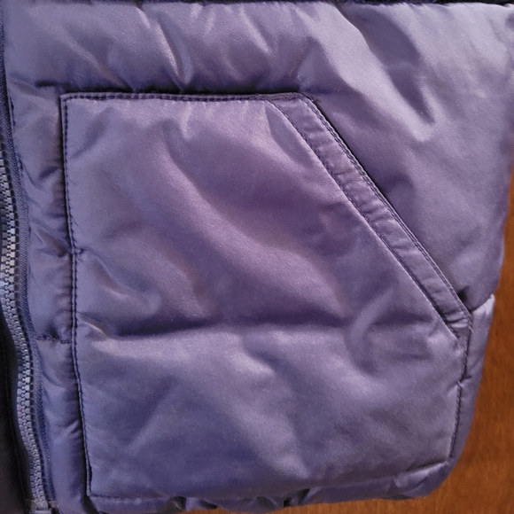 Old Navy Boy's Puffer Vest Size 8 EUC - Picture 4 of 6